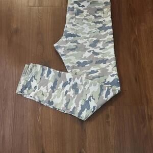 🔥 H&M Camouflage Pants 🔥
